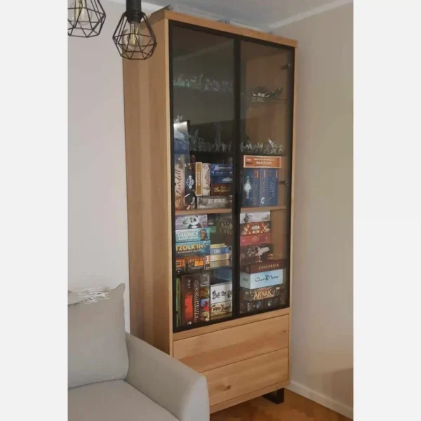 Dębowa witryna do salonu DELIO - realizacja