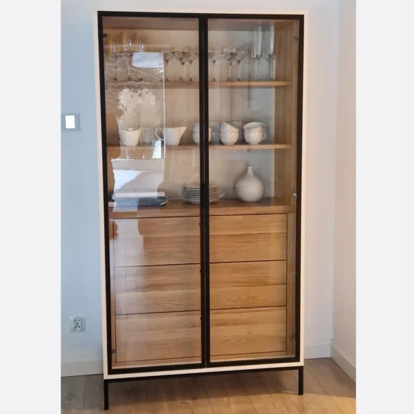 Witryna do salonu CARLA - realizacja